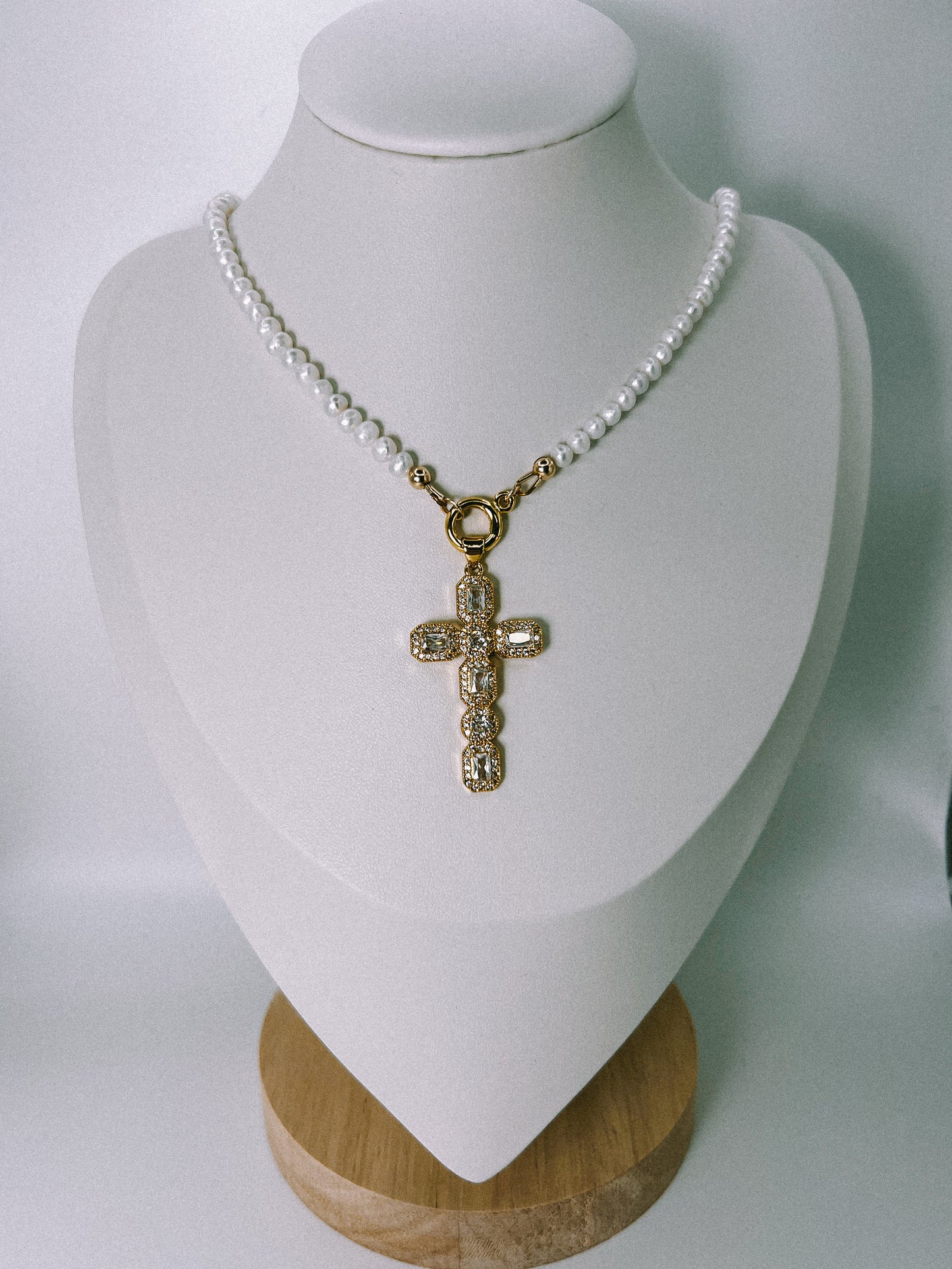 Cross & Pearl Neclace